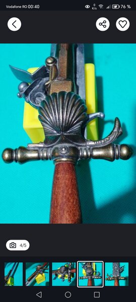 Panoplie de epoca pumnal cu pistol